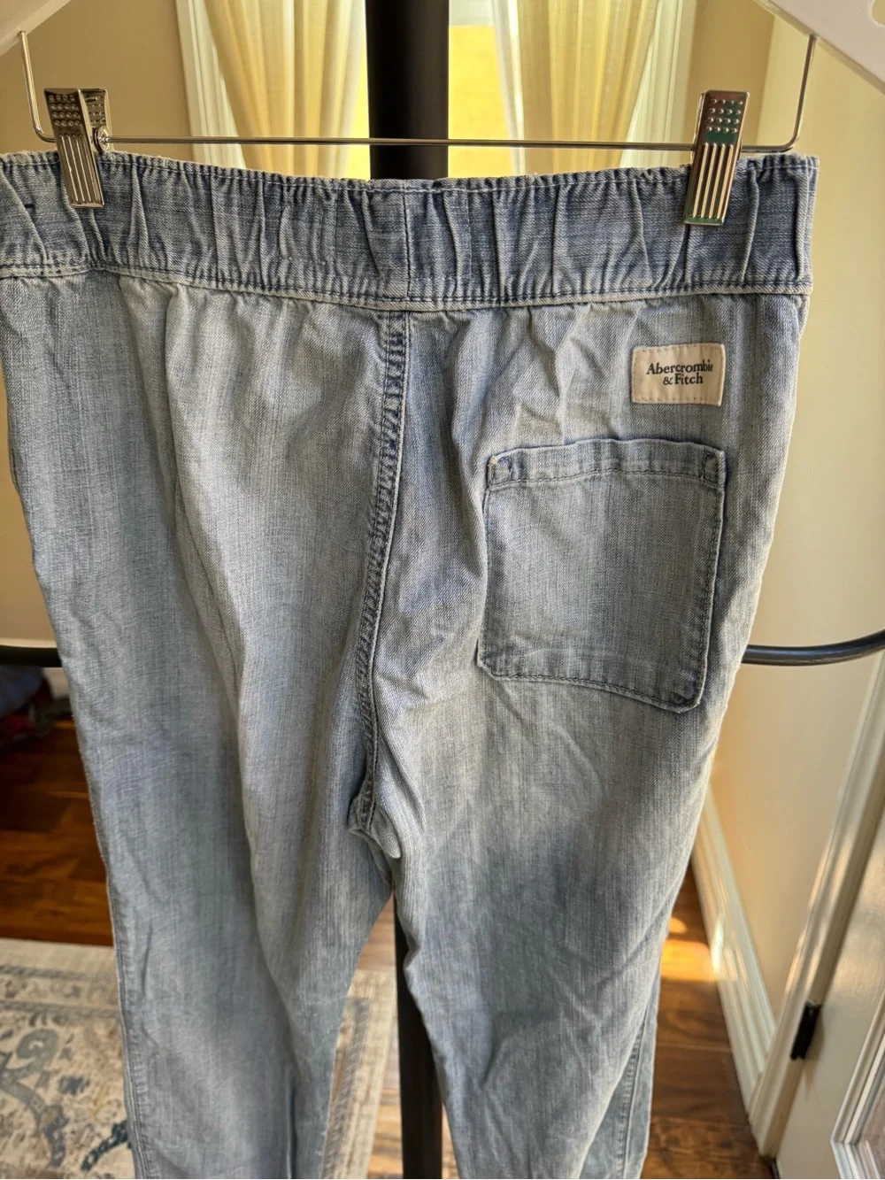 Abercrombie & Fitch Light Blue Men's Jogger Jeans Size Small Pull String Elastic